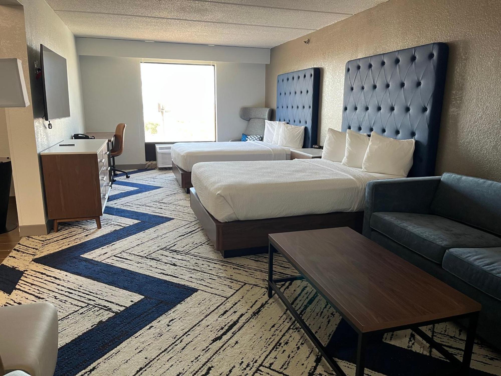 Best Western Plus Hotel&Suites Airport South Forest Park Extérieur photo
