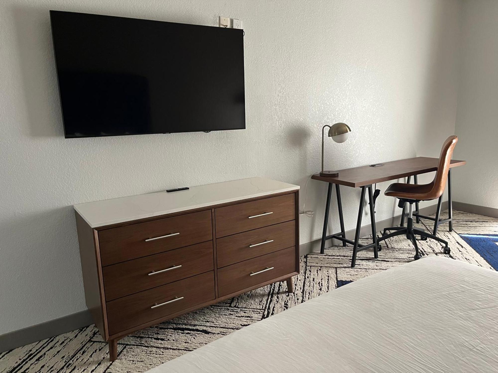 Best Western Plus Hotel&Suites Airport South Forest Park Extérieur photo