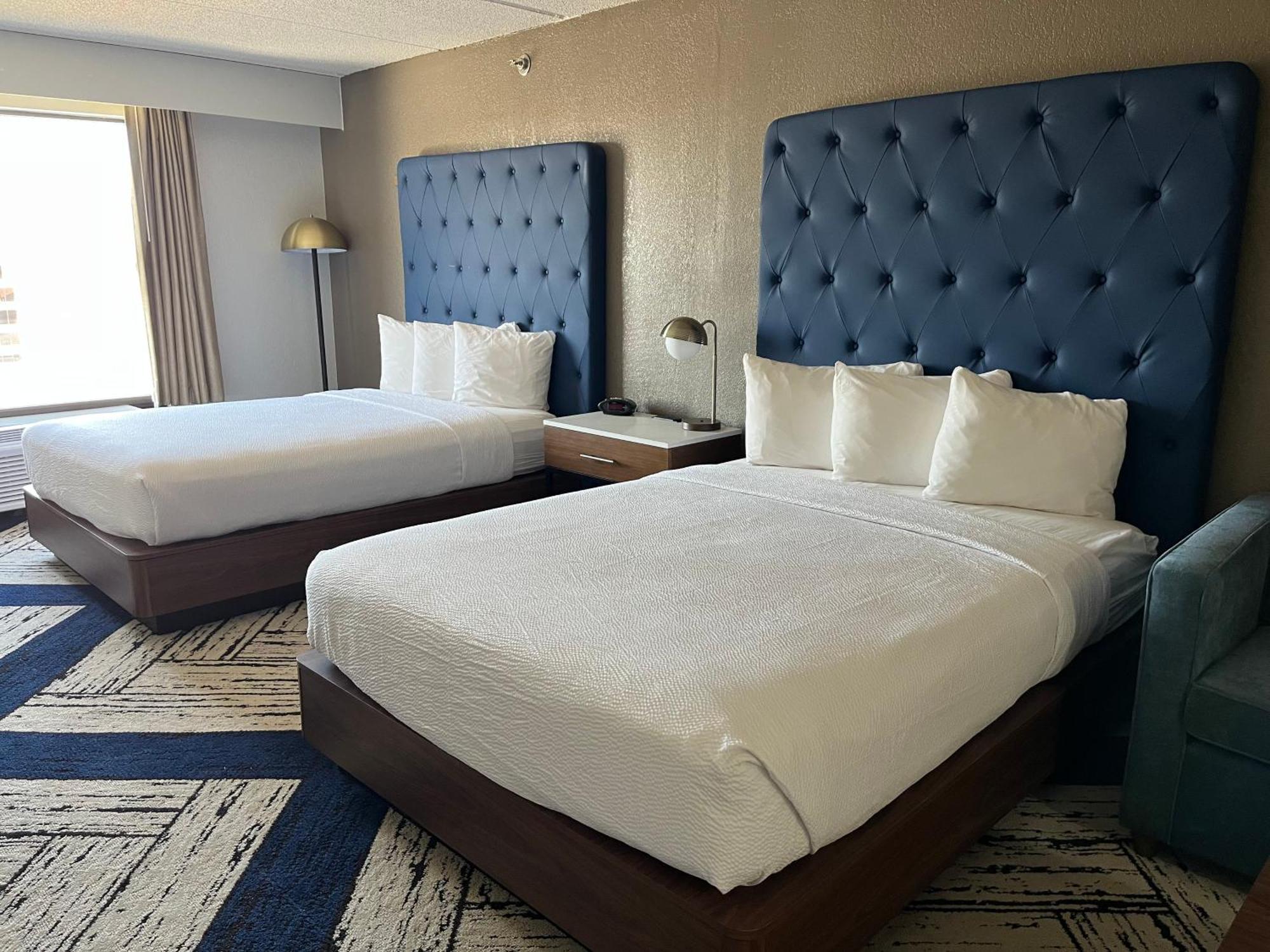 Best Western Plus Hotel&Suites Airport South Forest Park Extérieur photo