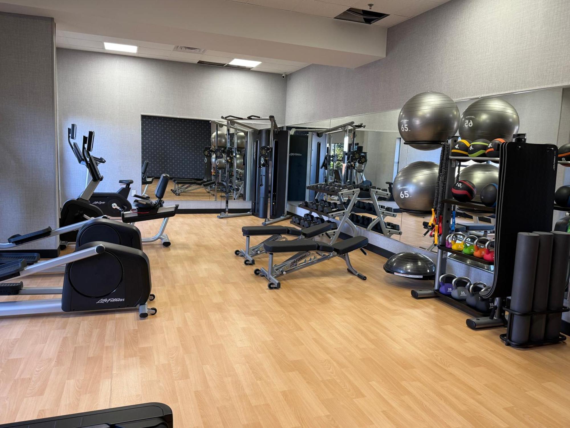 Best Western Plus Hotel&Suites Airport South Forest Park Extérieur photo