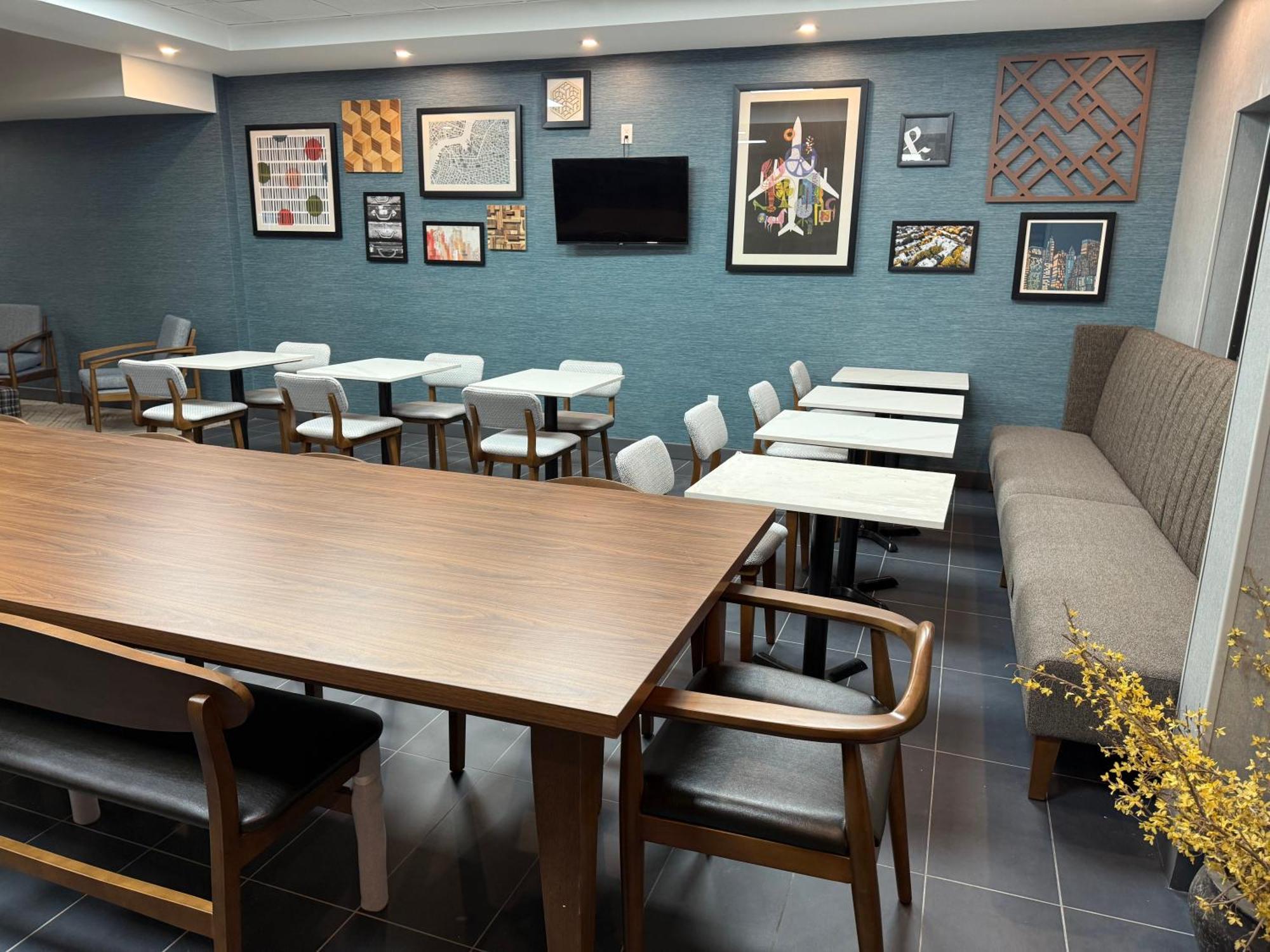 Best Western Plus Hotel&Suites Airport South Forest Park Extérieur photo