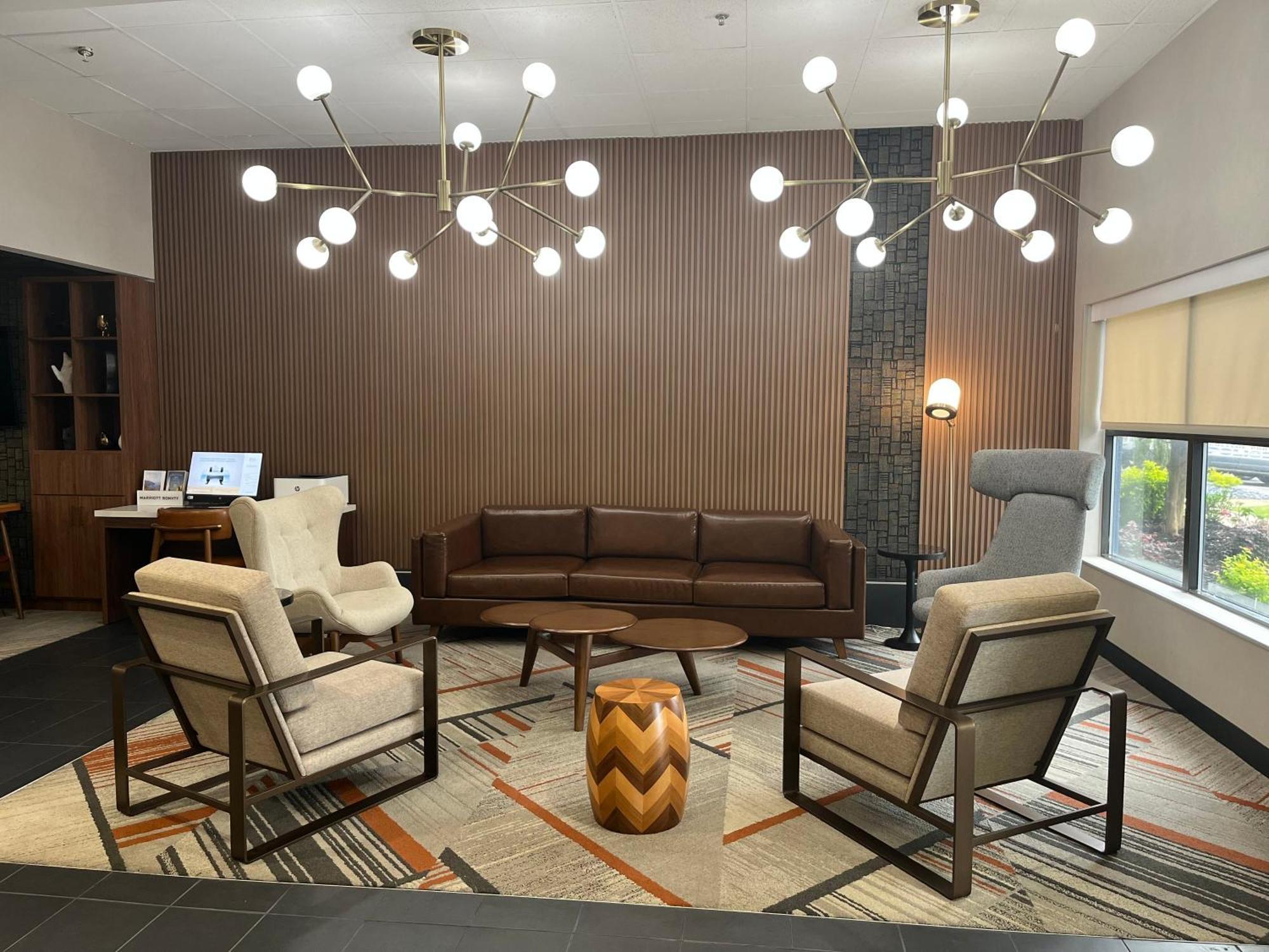Best Western Plus Hotel&Suites Airport South Forest Park Extérieur photo