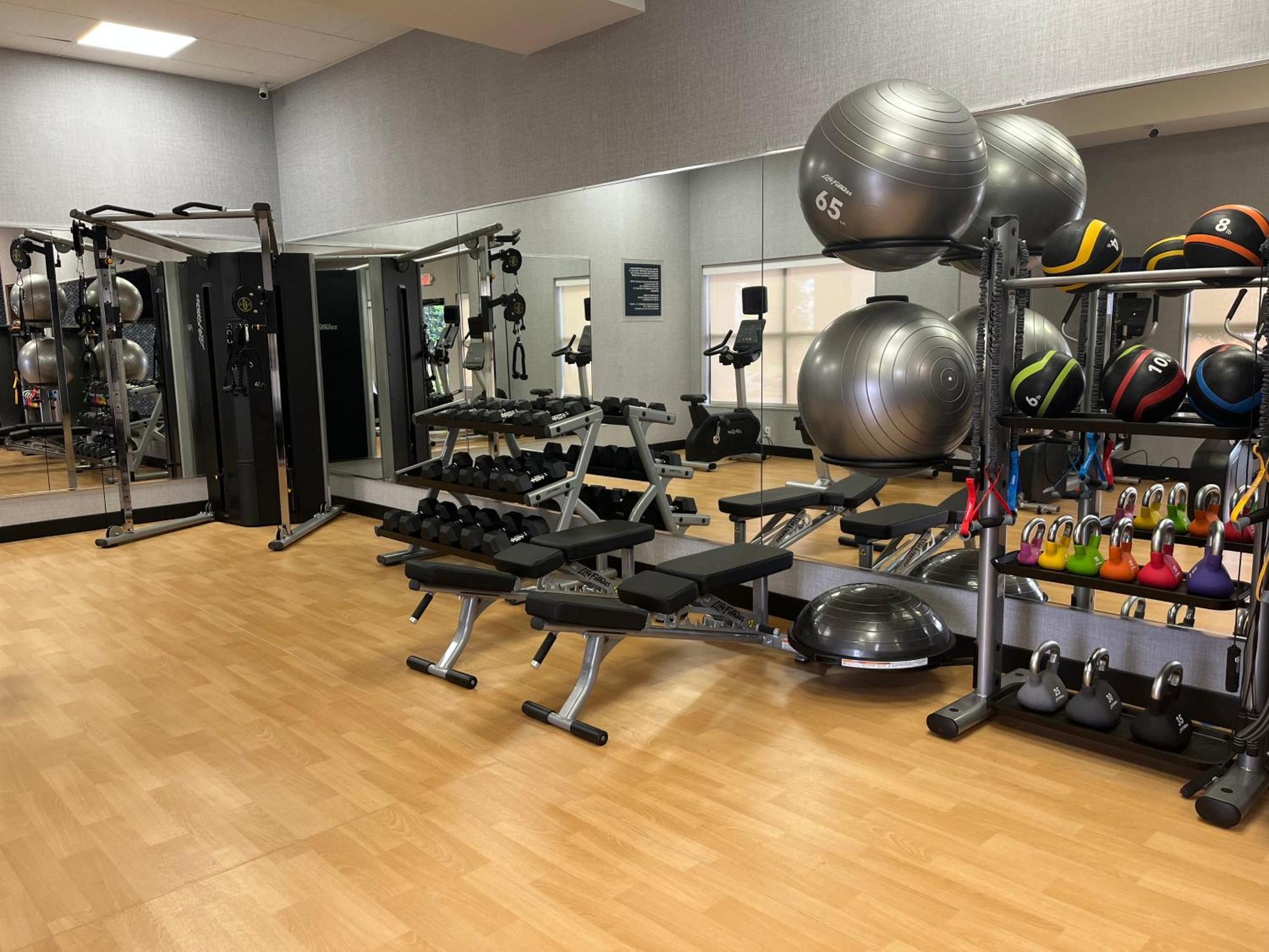 Best Western Plus Hotel&Suites Airport South Forest Park Extérieur photo