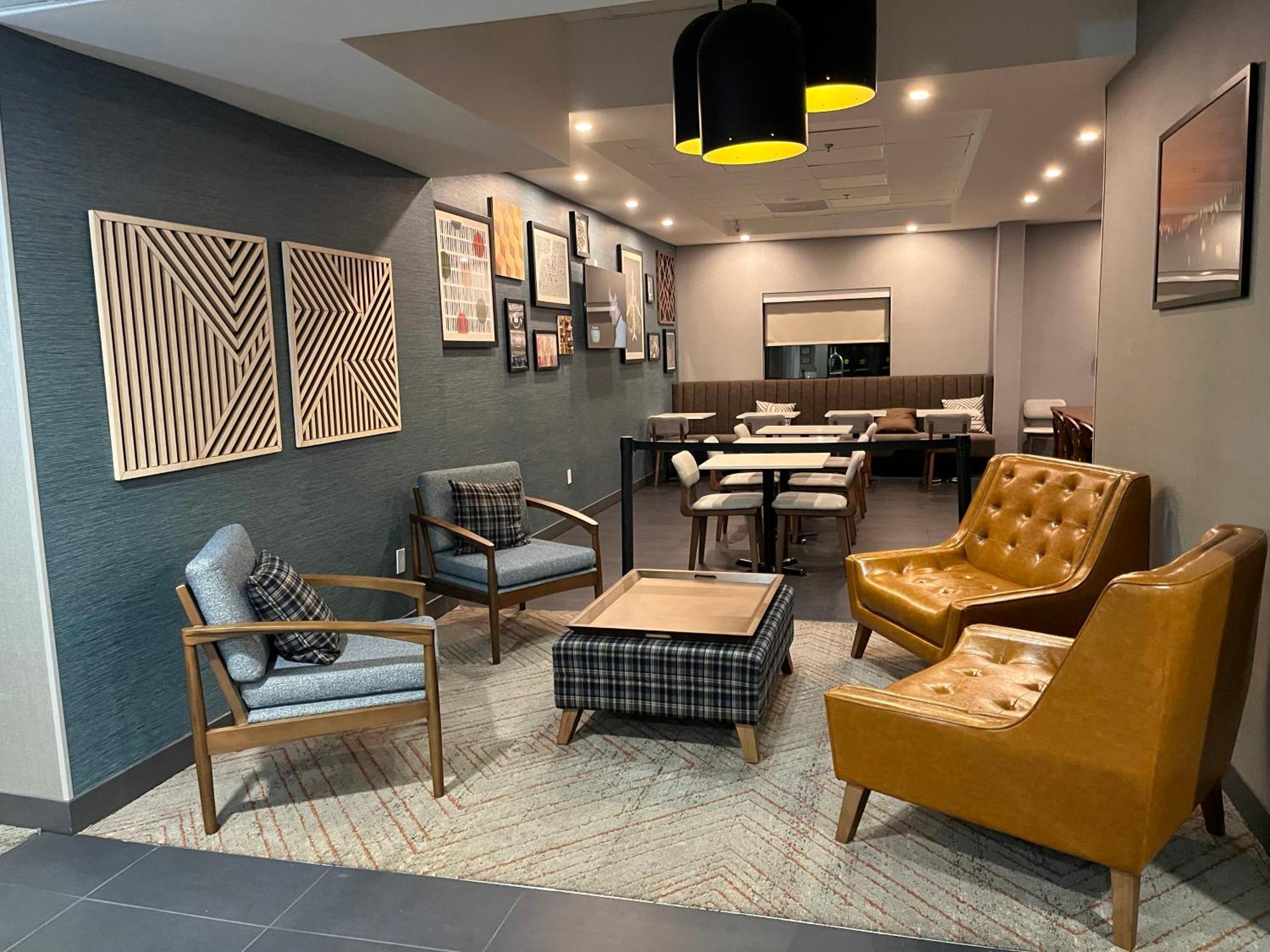 Best Western Plus Hotel&Suites Airport South Forest Park Extérieur photo